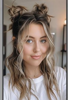 Hair Buns Half Up Half Down, Festival Hairstyles Half Up Half Down, Raving Hairstyles, Space Bun Wedding Hair, Fun Up Hairstyles, Simple Cute Half Up Half Down, Half Back Braided Hairstyles, Festival Hair Inspiration, Cute Hair Half Up Half Down