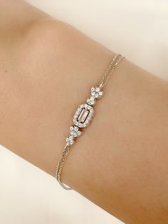 Baguette Bracelet, Silver Bracelet Designs, Neck Pieces Jewelry, Diamond Bracelet Design, Diamond Pendants Designs, Chic Vibes, Bangles Jewelry Designs, Diamond Jewelry Designs, Bracelets Gold Diamond