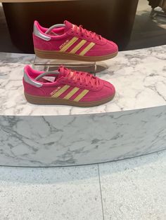 New pink and yellow adidas shoes 💕 Yellow Adidas Shoes, Addias Shoes, Adidas Gazelle Pink, Pink Adidas Shoes, Rose Adidas, Samba Shoes, Yellow Adidas, Gold Adidas, Cute Sneakers