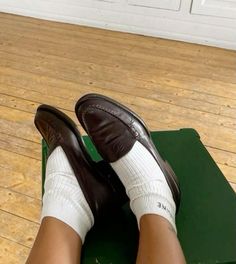 Leopard Office, Chanel Loafers, Shoes Model, Paris Mode, Brown Loafers, Mode Inspo, Shoe Closet, Fall Shoes