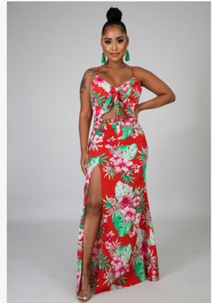 Floral maxi dress Front slight cut out Leg spilt