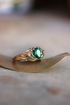 Proposal Romantic, Emerald Ring Engagement, Leaves Ring, Unique Promise Rings, Gold Leaf Rings, Gold Flower Ring, Emerald Wedding Rings, Leaf Engagement Ring, Emerald Ring Gold