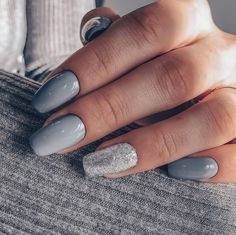 accent nail manicure styleoholic paired Grey Nail Designs, Grey Nails, Unghie Sfumate, Bridesmaids Nails, Sns Nails, Nail Trend, Gray Nails, Her Nails