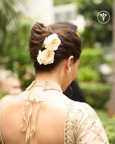 Tap Here for Hairstyles Straight from the Red Carpet💛 | Picture Credits: amitthakur_hair | #ShaadikiTaiyari Aasaan Hai Alia Bhatt Hairstyles, Easy Wedding Guest Hairstyles, Hair Style On Saree, Wedding Bun, Saree Hairstyles, Engagement Hairstyles, Bridal Bun, Traditional Hairstyle, Short Hair Bun