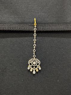 One gram gold dual tone polished CZ stone Maang Tikka. Chandbali design Traditional Tikka. Please allow some variation in color. Length from hook: 4 inches; Width: 0.85 inches. Base material is made of copper alloy. Bridal Tikka, Nethi Chutti, Indian Jewelry Traditional, Tikka Indian Jewelry, Maang Tika, Chain Headpiece, Jewelry Traditional, Desi Love, Traditional Indian Jewellery