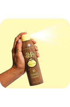 Ultra-sheer, dry-touch continuous spray formula protects your skin from harmful UVA/UVB rays while enriching your skin with Vitamin E, an antioxidant that helps to neutralize free radicals. Sun Bum Sunscreen, Sunscreen Spray, Sun Bum, Sun Exposure, Spf 15, Free Radicals, Paraben Free, Oil Free, 15 Minutes