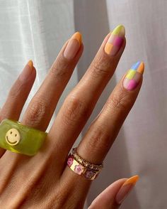 Nails And Rings, Ideas Uñas, Colors Nails, Broken Nails, Aesthetic Nails, Almond Nails Designs, Rainbow Nails