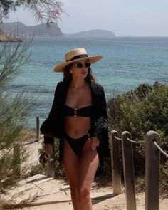 Holiday Outfits Summer, Beach Fits, Vacay Outfits, Trip Outfits, Beach Photography Poses, Italy Outfits, Inspiration Aesthetic