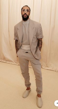 Gala Mens Outfit, Met Gala Inspired Outfits Men, Met Gala Outfits Ideas Men, Men Met Gala Looks, Men Gala Outfit, Met Gala Outfits Men, Formal Street Style Men, Mens Monochromatic Outfit, Gala Outfit Men