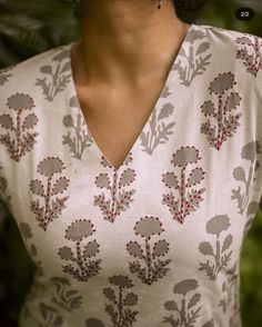 Latest Neck Designs For Kurtis Neckline, Kurthi Models Latest Neck, Kurty Pattern, Chudi Neck Designs, Dress Designs For Stitching, Latest Kurtis, Kurtis Design, Latest Blouse Designs Pattern, Churidar Designs