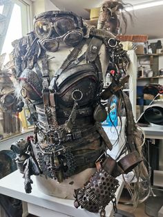 Steampunk Apocalypse Outfit, Post Apocalyptic Hair, Post Apocalyptic Mechanic, Diesel Punk Fashion, Apocalypse Fashion Aesthetic, Wastelander Outfit, Apocalyptic Fashion Women, Apocolapyse Outfits, Post Apocalyptic Outfit Women