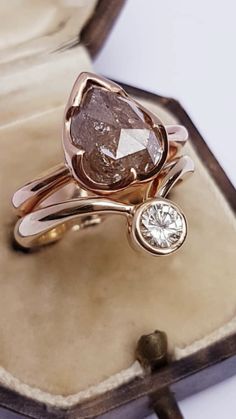 Gold Jewelry Rings, How To Photograph, Gold Rings Fashion, Gold Ring Designs, 18k Gold Jewelry, Bling Rings, Fabulous Jewelry, Gorgeous Jewelry, Gems Jewelry