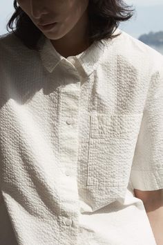 COS Photography Shirts, Trendy Outfit Inspo, Ny Outfits, Modern Shapes, Comfy Fashion, Woven Top, 가을 패션, Women Shirts Blouse