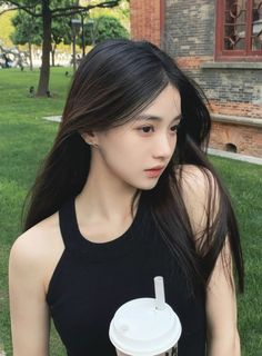 Moorim School, Inspirational Celebrities, Strong Hair, Gorgeous Makeup, Korean Hairstyle, Medium Length Hair Cuts, Trendy Hairstyles, Korean Girl