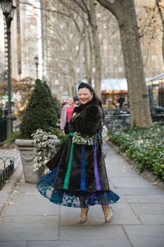 Follow for more maximalist holiday style ideas! Festive holiday party outfit ideas, festive fashion, party style, and holiday outfit aesthetic - Winter in NYC, colorful winter outfits, mid size winter outfits - Glam in Gotham blogger Mary Higham Bryant Park Nyc, Mid Size Fashion, Midsize Fashion