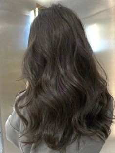 Hair Color That Looks Natural, Ashy Chocolate Brown Hair Balayage, Green Tea Brown Hair, Dark Brown Hair Ash, Ash Brown Hair Dark, Dark Cool Tone Brown Hair, Muted Brown Hair, Deep Ash Brown Hair, Cool Toned Dark Brown Hair