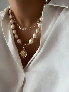 Pearl Beaded Necklace Baroque Pearl Necklace Gold Pearl - Etsy Jewellery Layering, Large Pearl Necklace, Pearl Necklace Gold, Pearl Beaded Necklace, Bling Ring, Gold Digger, Bead Necklaces, Baroque Pearl Necklace, Necklace Pearl