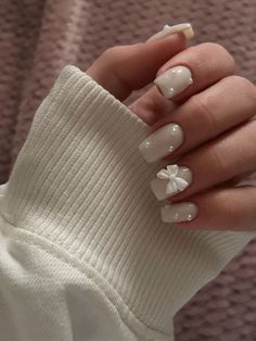 Viral Nails, Red Tip Nails, White Nail Ideas, Bow Nail Designs, Coffin Nails Ombre, Bow Nail, Special Nails, Cute Simple Nails