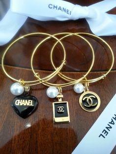 Chanel Charm Bracelet, Chanel Inspired, Chanel Jewelry, Chanel Fashion, Bracelets Jewelry, Vintage Chanel