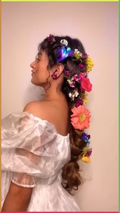 Flower Hairstyles Braid, Cute Floral Hairstyles, Rapunzel Hairstyle Wedding, Fairy Hairstyles For Medium Hair, Fairy Updo Hairstyles, Rupanzel Hairstyle, Princess Style Hair, Rapunzel Hairstyle Tangled, Curly Hairstyles With Flowers