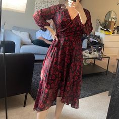 New Without Tags. Beautiful Dress. I Usually Wear A Size 6 But This Looked Amazing. I Think It’s Perfect For Sizes 6, 8, And 10 Tommy Hilfiger Fitted Midi Dress, Tommy Hilfiger Dresses, Beautiful Dress, Floral Dress, Black Red, Beautiful Dresses, Things To Think About, Tommy Hilfiger, Black And Red