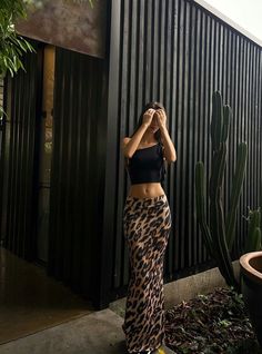 Cheetah Print Outfits, Tube Top And Skirt, Cheetah Nails, High Waist Long Skirt, Leopard Print Nails, Print Nails, Pleated Tops, Suit Women, Printed Skirt