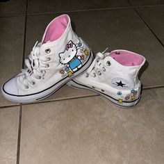 White Hello Kitty Converse Size 7.5 White Exterior With Pink Interior Flower Converse, Hello Kitty Converse, Hello Kitty Shoes, Converse Trainers, Converse Chuck Taylor All Star, Converse High Tops, Womens Converse, Chuck Taylor Sneakers, Chuck Taylor All Star