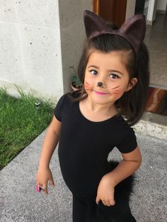 Diy costume catgirl little girl toddler cat makeup Cat Makeup For Kids, Toddler Cat Costume, Cat Girl Costume, Simple Cat Makeup, Cat Costume Kids, Diy Fantasia