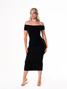 The off-shoulder shapewear split dress features one-shoulder design, showcasing the collarbone, shoulders and neck. It also has a double-layered chest with removable plug cups and woven chest-tightening tissue for support. The high-elastic yarn provides a comfortable and shaping fit, while the adhesive cuffs prevent sliding. Made of environmentally friendly materials. Slip Maxi Dress, Split Dress, Halloween Sale, Shoulder Design, Sierra Leone, Zambia, Brunei, Shapewear, Environmentally Friendly