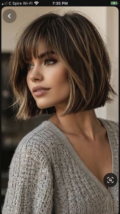 Grown Out Bob Hairstyles, Pixie With Layers, Tousled Pixie, Short Layered Haircuts For Women, Layered Haircuts For Women, Layers Short, Messy Bob Hairstyles, Layered Haircuts For Medium Hair, Chin Length Hair