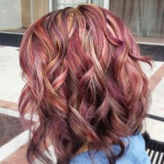 What happens when you allow your hairdresser do whatever they want! Cherry Blonde, Soft Blonde, Blonde Hairstyles, Hair Color Auburn, Pretty Hair Color, Trendy Hair Color, Haircut And Color, Ombre Hair Color, Hair Color And Cut