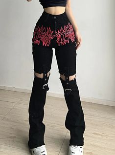 Name of fabric: denimType: high waistThickness: mediumPopular elements: patternsColor: blackSizes: S,M,LElastic force: no elastic forcePants: feet pantsTechnology: printing Mom Goth, Gothic Pants, Dark Clothes, Gothic Emo, Y2k Pants, Streetwear Grunge, Y2k Aesthetic Outfits, Fire Fits, Jeans Mom