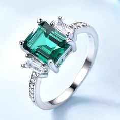 Romantic Jewelry, Wedding Romantic, Diamond Engagement Wedding Ring, Romantic Jewellery, Designer Vintage, Unique Gemstones, Green Gemstones, Green Emerald, Types Of Rings