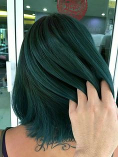 Emerald Balayage Hair, Dark Teal Balayage, Emerald Green Balayage Hair, Colored Short Hair Ideas, Smokey Teal Hair, Emerald Green Hair Balayage, Dark Emerald Green Hair, Green Colour Hair, Dark Green Hair Color