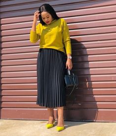 Pleated Skirt Business Casual, Plaited Skirt Outfit, Elegant A-line Pleated Skirt For Work, Black Long Pleated Skirt For Office, Classic Pleated Skirt For Business Casual, Spring, Elegant Office-style Pleated Maxi Skirt, Baddie Church Outfits, Stylish Business Outfits