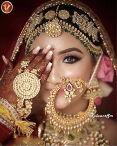 South Indian Bridal Jewellery, Matha Patti, Indian Bridal Jewellery, Bridal Jewelry Collection, Bridal Makeup Looks, Indian Bridal Outfits, Indian Bridal Makeup, Indian Wedding Jewelry