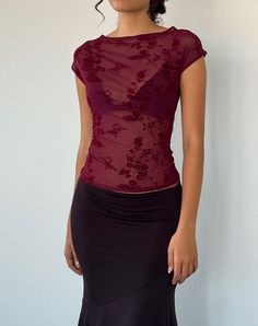 Maroon Summer Dress, Flower Top Outfit, Flower Tops Outfit, Mesh Top Outfit, Maroon Top, Bodycon Tops, Skirt Model, Flower Top, Bandeau Dress