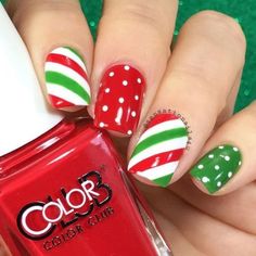 Diy Christmas Nail Designs, Diy Christmas Nails, Christmas Toes, Christmas Nail Polish, Christmas Nails Diy, Treats Christmas, Holiday Nail Designs, Cute Christmas Nails, Christmas Nails Easy