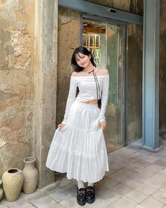 Cute Long Skirt Outfits Korean, Tie And Skirt Outfit, Korean Skirt Outfits Long, Pants Under Skirt Outfit, Outfit For Pear Shaped Women, Long Skirt Poses, Long White Skirt Outfit Ideas, Long Skirt Outfits Korean, Korean Skirt Outfits