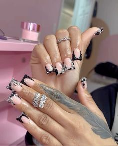 Foods For Gatherings, Cute Duck Nails, Shimmery Nails, Black Duck, Work Nails, Dope Nail Designs