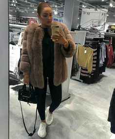 Evelyn12321 Blue Yeti, City Bag, Fur Fashion, Fashion Killa, Large Size, Fur Coat, Victoria's Secret