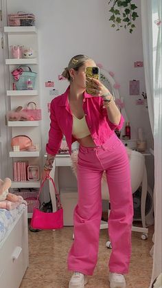 Barbiecore Outfit, Hot Pink Outfit, Barbie Halloween Costume, Movie Inspired Outfits, Barbie Costume, Casual College Outfits, Outfit Chic, Look Retro, Movies Outfit