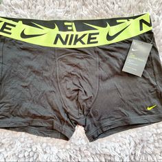 New With Tags Nike Luxe Cotton Modal Underwear Trunk Black W/Neon Logo On Band Xl Nike Luxe, Custom Boxers, Neon Logo, Boxer Briefs, Men's Nike, Black Green, Black Nikes, Briefs, Trunk