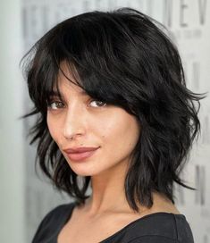 Above Shoulder Shag Haircuts, Shag Haircut Round Face Shoulder Length, Short Hairstyle Women Thick Coarse Hair, Layer Medium Length Hair, Parisian Shag Haircut, Medium Bob With Fringe Bangs, Shoulder Shag Hairstyles, Shaggy Medium Hair With Bangs Round Face, Cub Cut Hairstyle Women