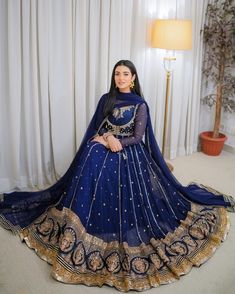 Sarah khan
Pakistani fashion
Pakistani actress
Pakistani dress
Blue dress
Golden blue dress
Traditional outfit
Anakali dress Sarah Khan, Pakistani Fashion Casual, Pakistani Fancy Dresses, Bridal Dress Fashion, Casual Party Dresses, Ethnic Outfits, Stylish Dresses For Girls, Frock Design, Fashion Attire