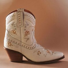 Embroidered Light Grey Cowboy Boots New!! Dingo Boots, Feather Heels, Satin Ballet Flats, Bride Attire, Wedding Shoes Comfortable, Ivory Wedding Shoes, Wedding Boots, Western Ankle Boots, Padded Headband