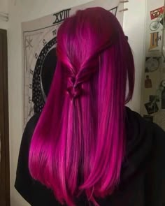 Dark Magenta Hair, Magenta Hair Colors, Dark Pink Hair, Magenta Hair, Hippie Stil, Dyed Hair Inspiration, Pretty Hair Color, Bright Hair, Hair Color Pink