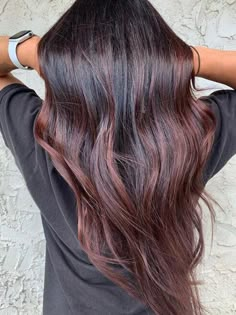 Brunette Roots, Winter Hair Colors, Chocolate Brown Hair, Fresh Hair, Winter Hair Color, Winter Hair, Christmas Hair, Brown Hair With Highlights, Red Hair Color