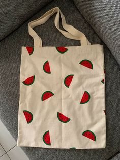 Diy Tote Bag Painting Ideas Summer, Easy Tote Bag Design, Canvas Bag Painting Ideas Easy, Simple Tote Bag Painting, Tote Bag Painting Ideas Summer, Easy Tote Bag Painting Ideas, Painting Tote Bags Ideas, Painting Ideas On Tote Bags, Tote Bag Inspo Paint