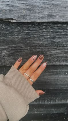 nails, nail inspo, brown nails, autumn nails, autumn nail inspo Unghie Sfumate, Light Elegance, Fall Gel Nails, Minimal Nails, Fall Acrylic Nails, Cute Gel Nails, Nails 2021, Nails Colors, Autumn 2023